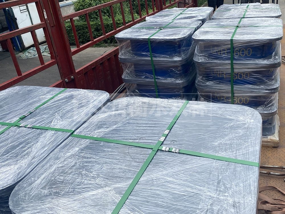 建筑隔震支座的生產(chǎn)廠家 HDR1300隔震支座 HDR1500橡膠隔震支座