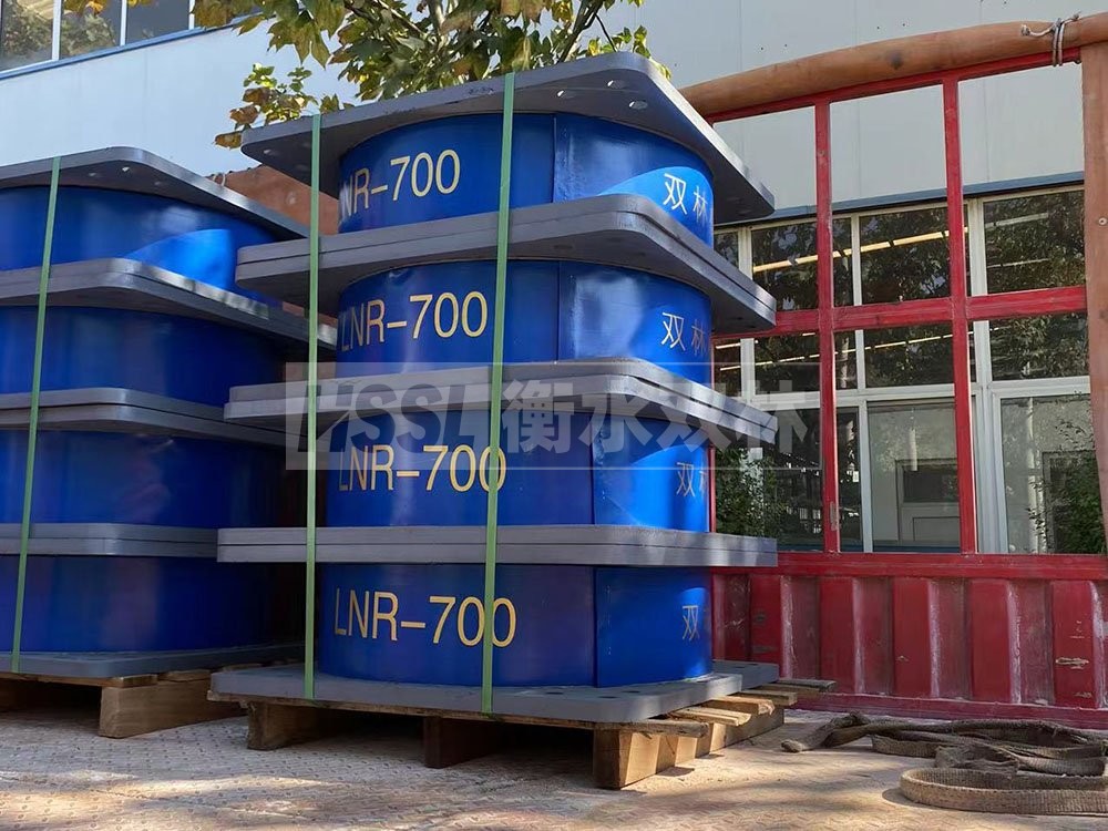 橡膠隔震支座LRB800源頭工廠 LNR700橡膠支座什么價格 鉛芯疊層隔震支座